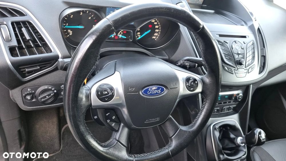 Ford Kuga 2.0 TDCi 4x4 Titanium - 19