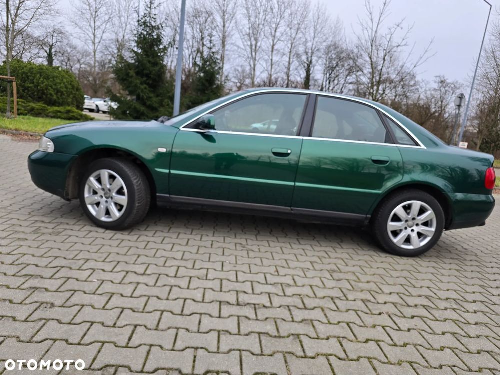 Audi A4 Limousine - 10