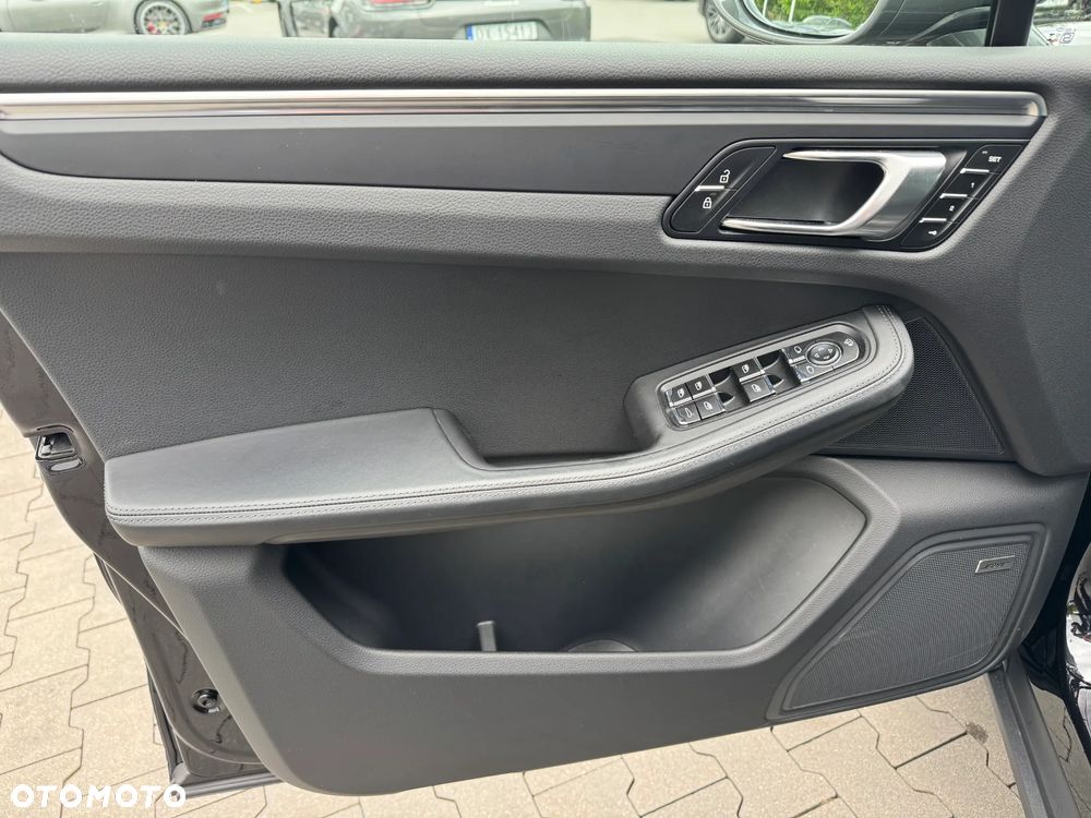Porsche Macan T - 21