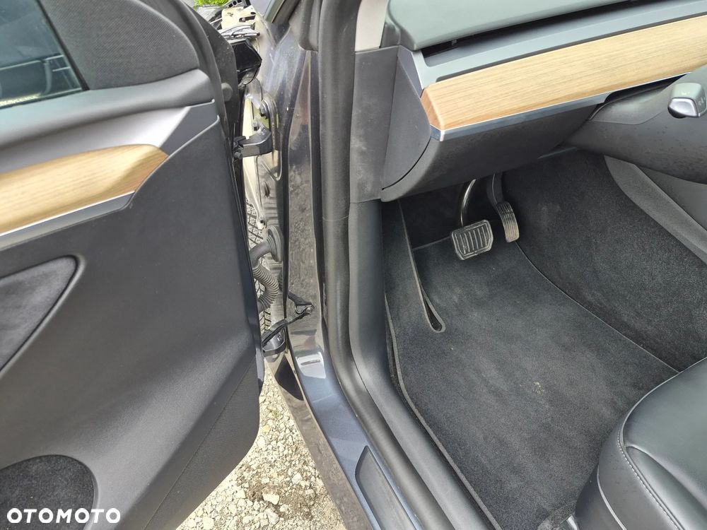 Tesla Model Y RWD - 29