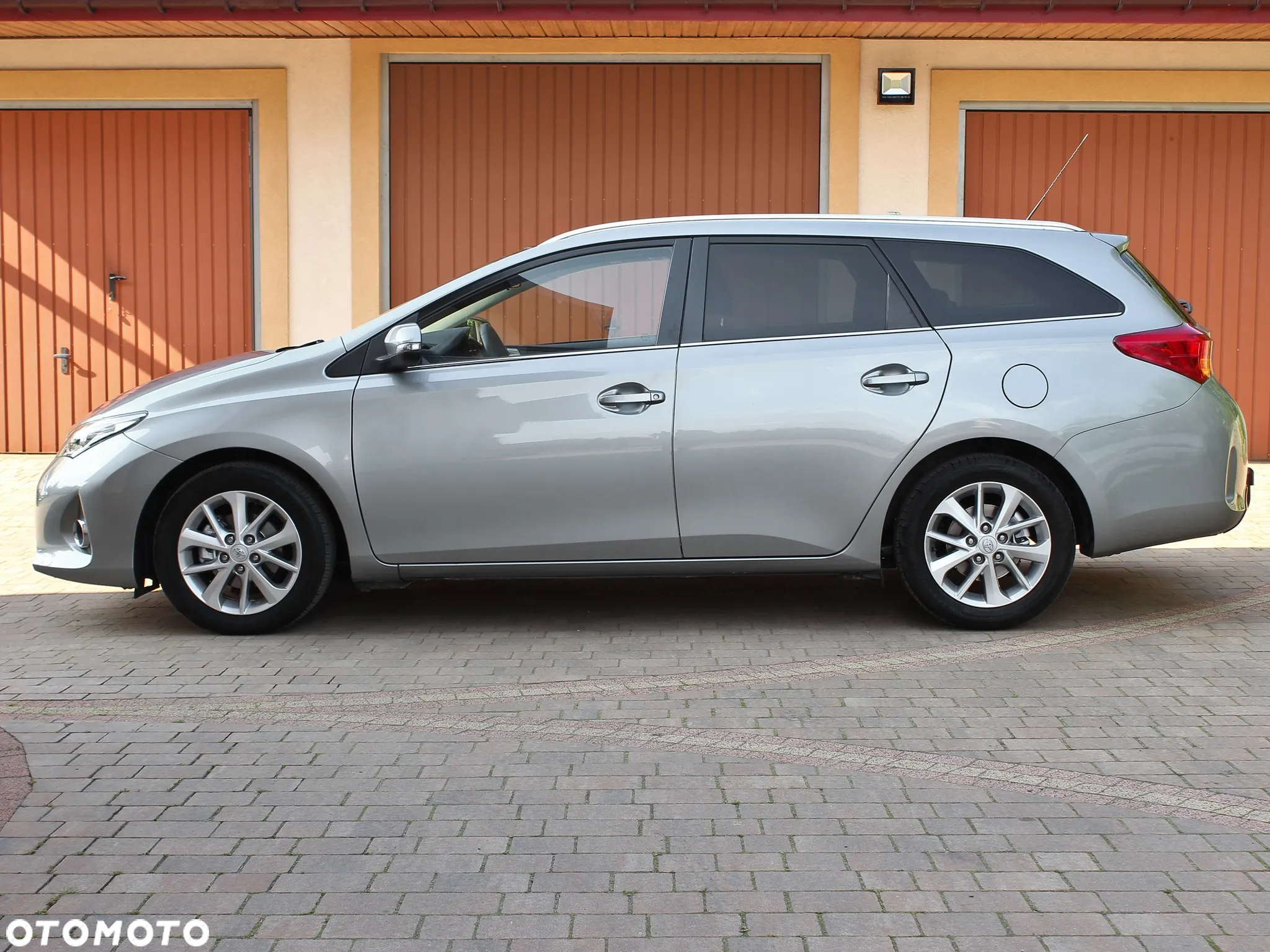 Toyota Auris 1.6 Premium - 9