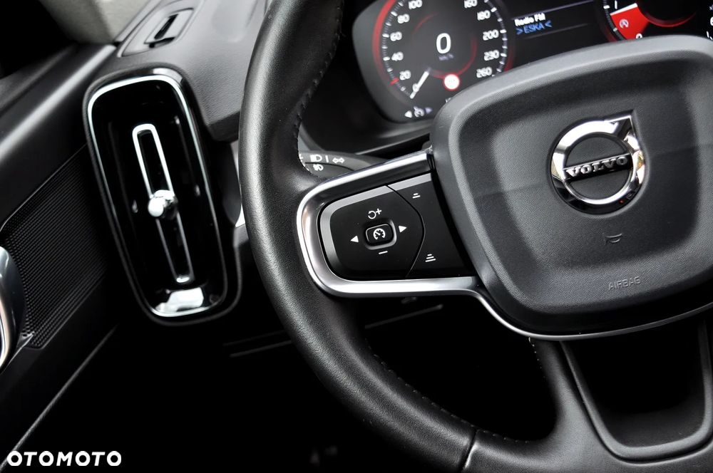 Volvo XC 40 D3 Momentum Pro - 21