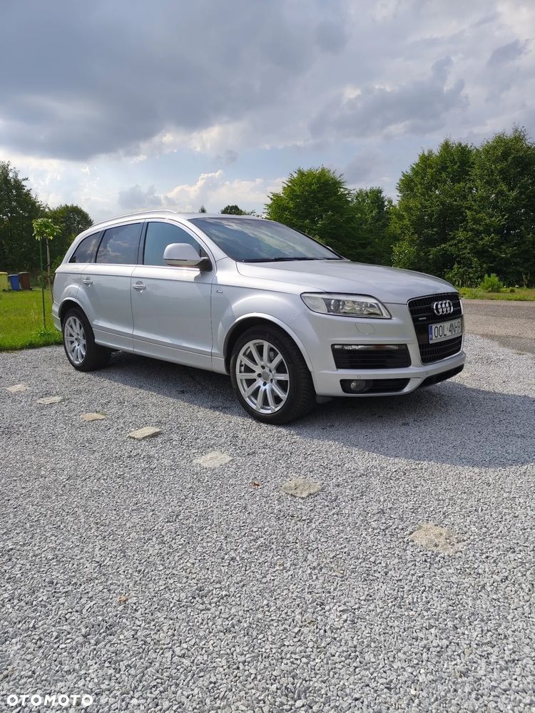 Audi Q7 - 1