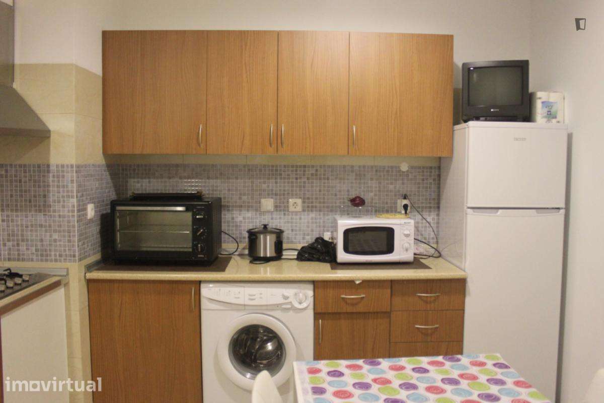 Quarto - localizado em Sete Rios Lisbon - Grande imagem: 4/15
