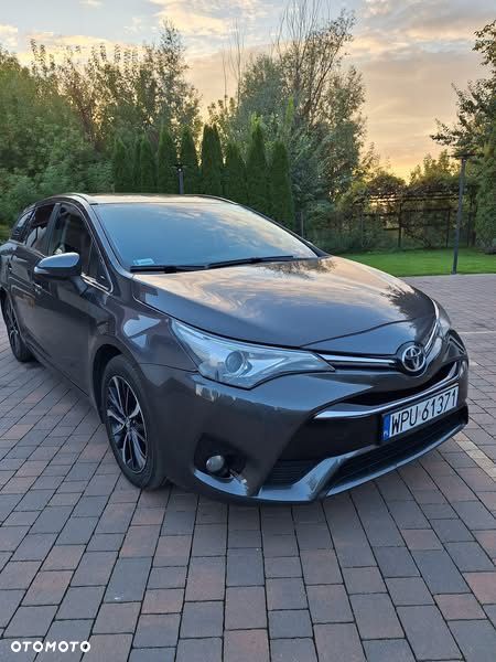 Toyota Avensis 2.0 D-4D Premium - 4