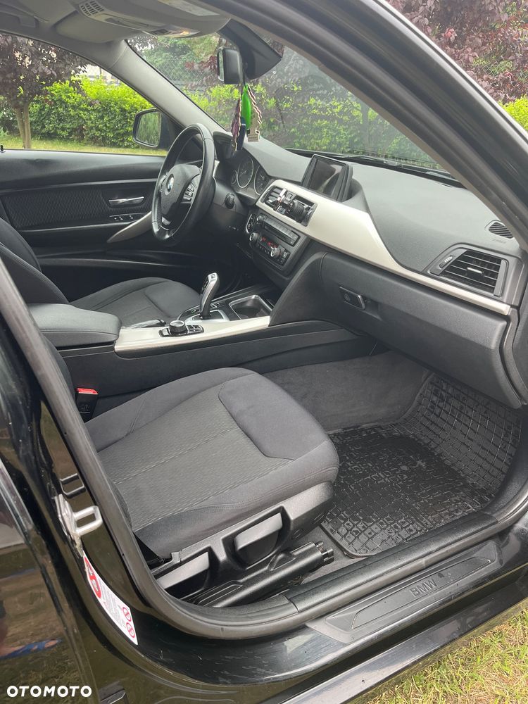 BMW Seria 3 318d DPF - 17
