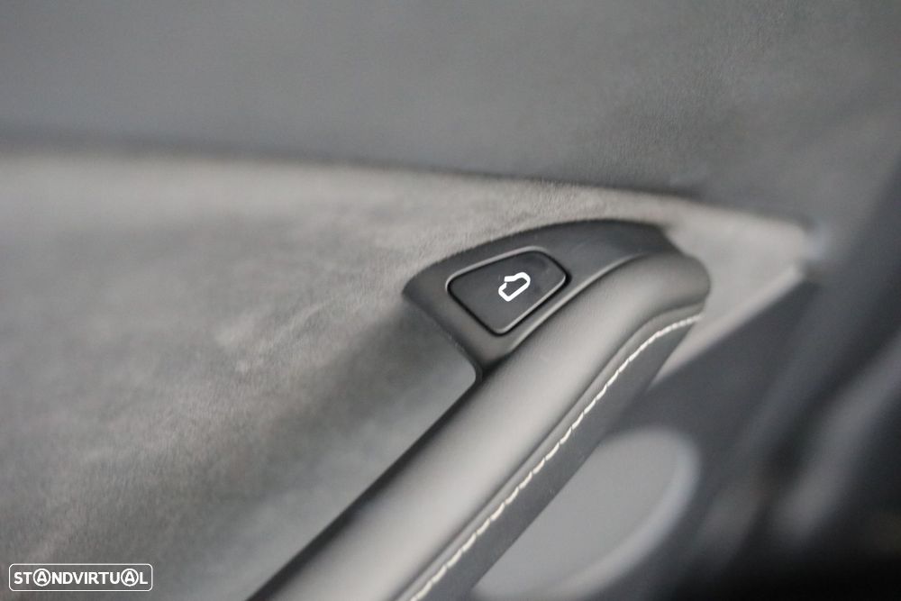 Tesla Model Y Long-Range RWD - 28