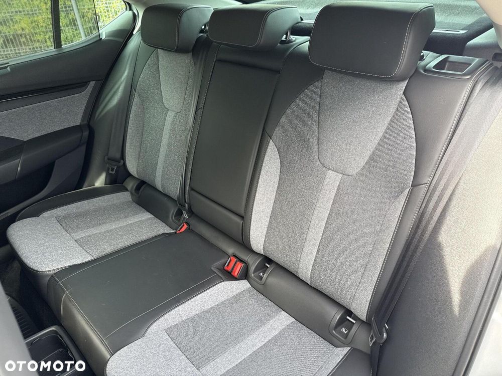 Skoda Octavia 1.5 TSI mHEV Selection DSG - 24