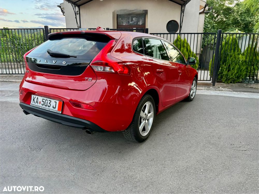 Volvo V40 T2 Momentum - 23