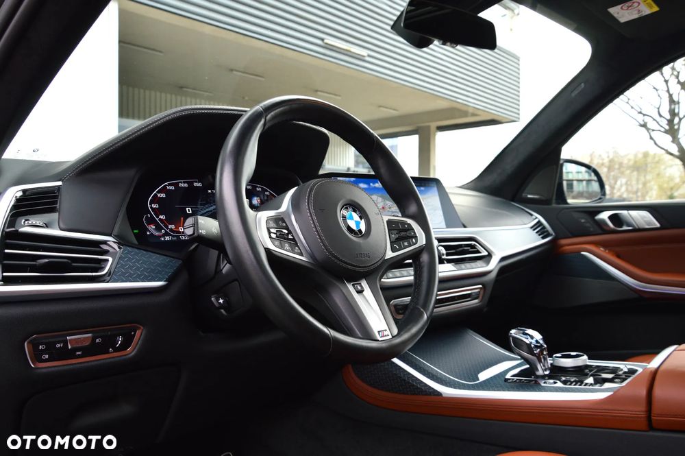 BMW X7 M50i - 15