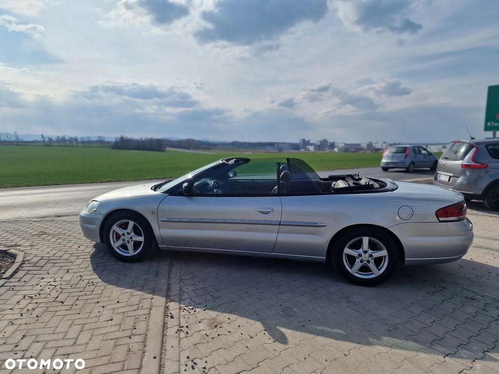 Chrysler Stratus - 12