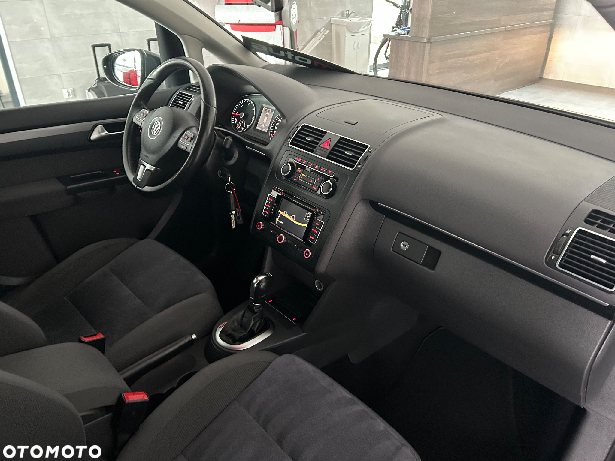 Volkswagen Touran 2.0 TDI BMT Comfortline Plus DSG - 27