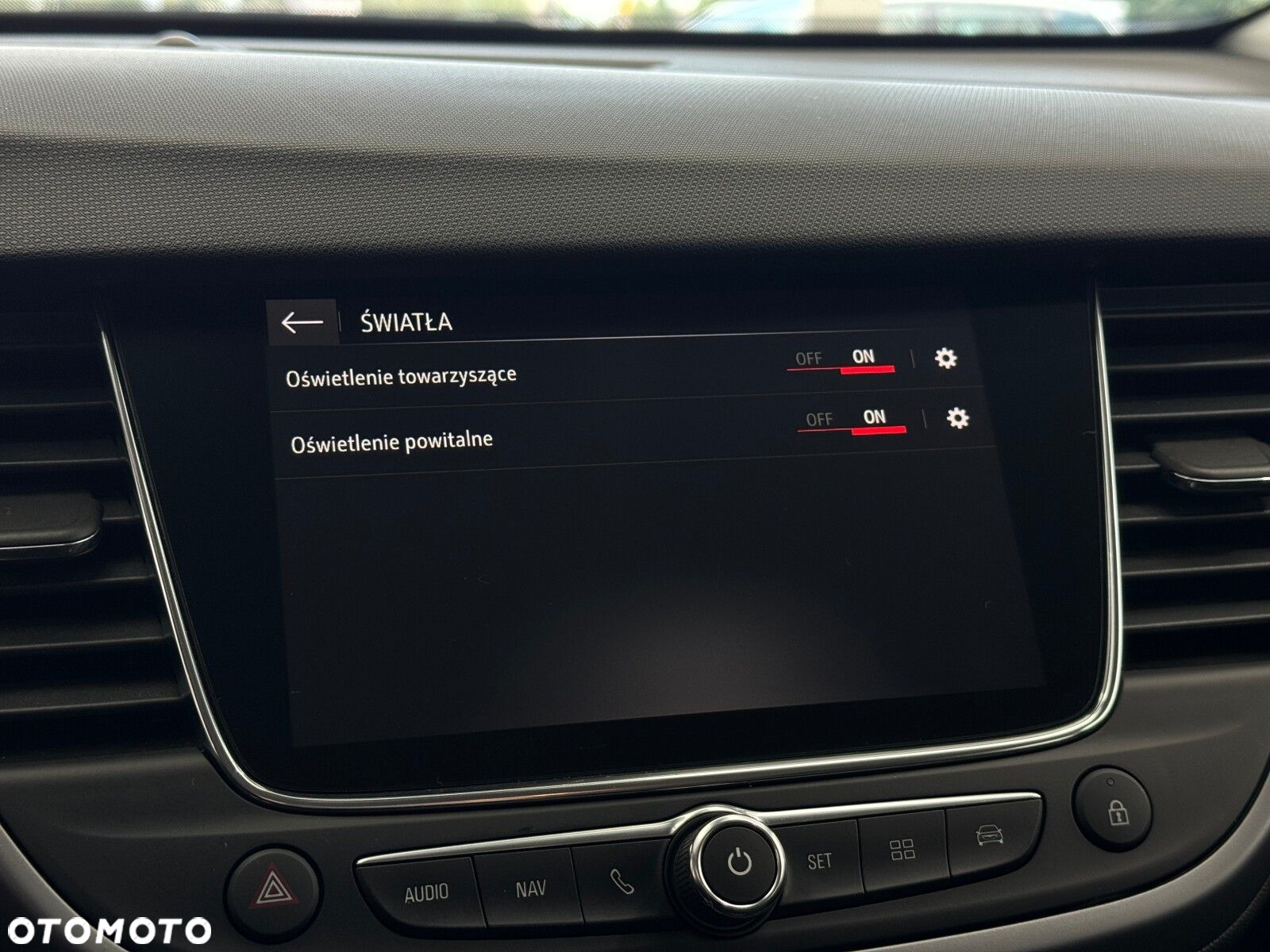 Opel Crossland X - 32