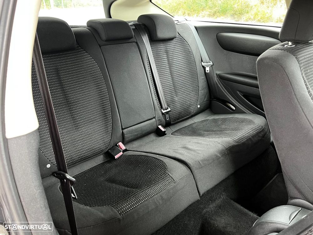 Citroën C4 1.6 HDi FAP VTR - 18