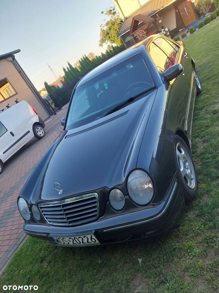 Mercedes-Benz Klasa E - 1