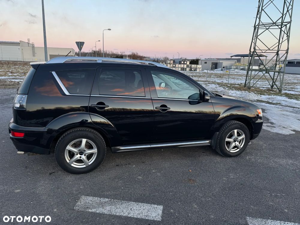 Mitsubishi Outlander 2.0 DID Instyle - 4