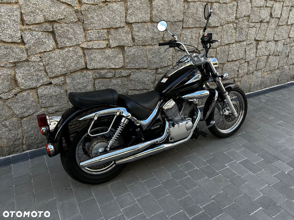 Suzuki Intruder - 3