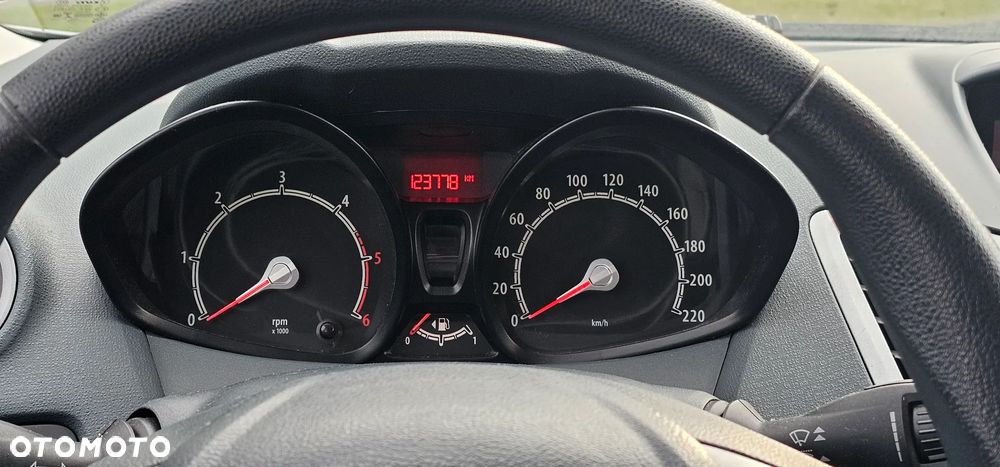 Ford Fiesta 1.4 TDCI - 11