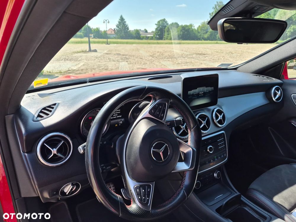 Mercedes-Benz GLA 250 7G-DCT AMG Line - 7