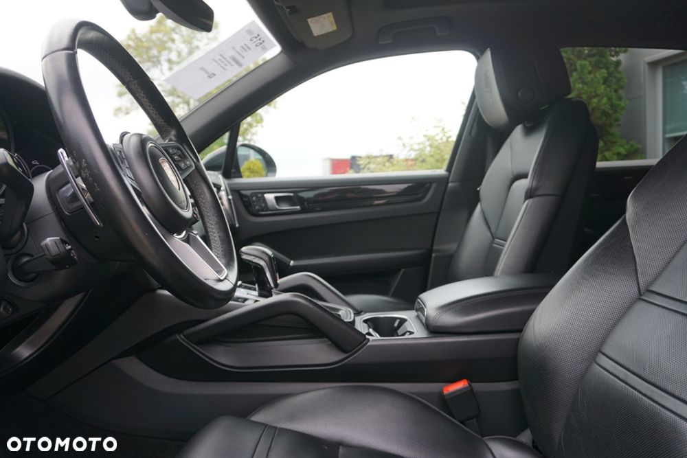 Porsche Cayenne - 12