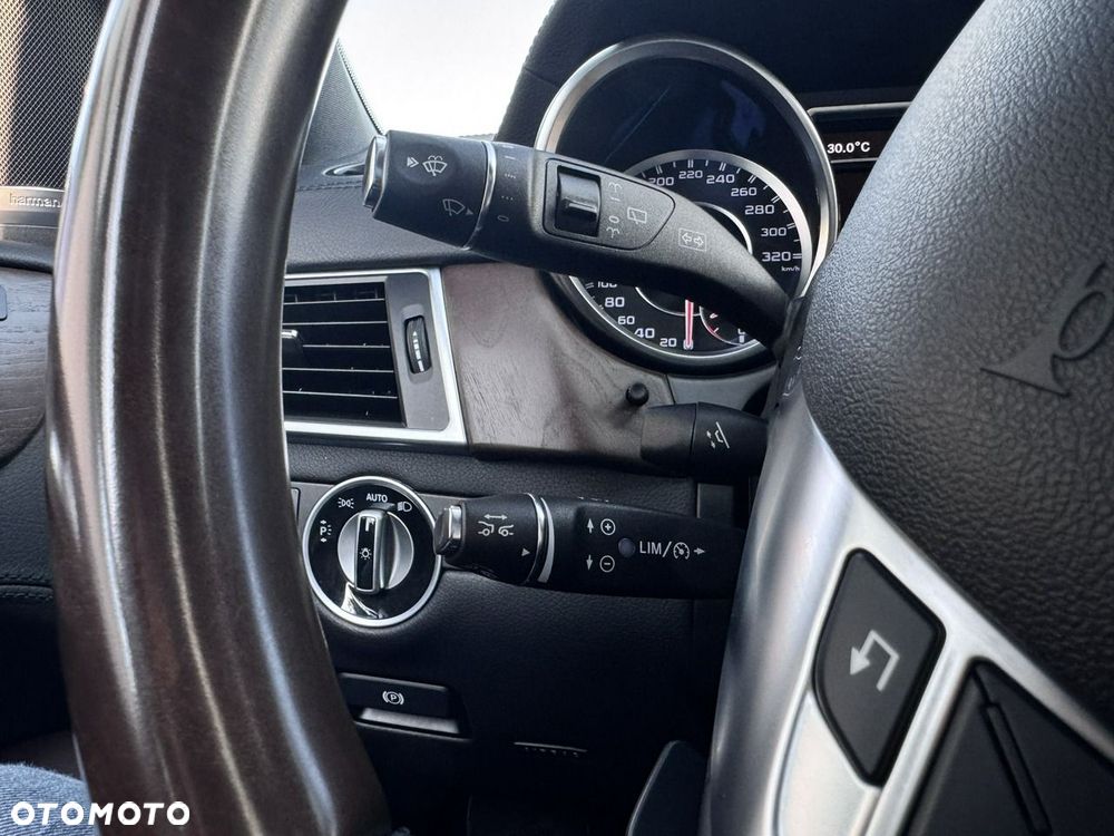 Mercedes-Benz GL 63 AMG 4Matic AMG Speedshift Plus 7G-TRONIC - 24