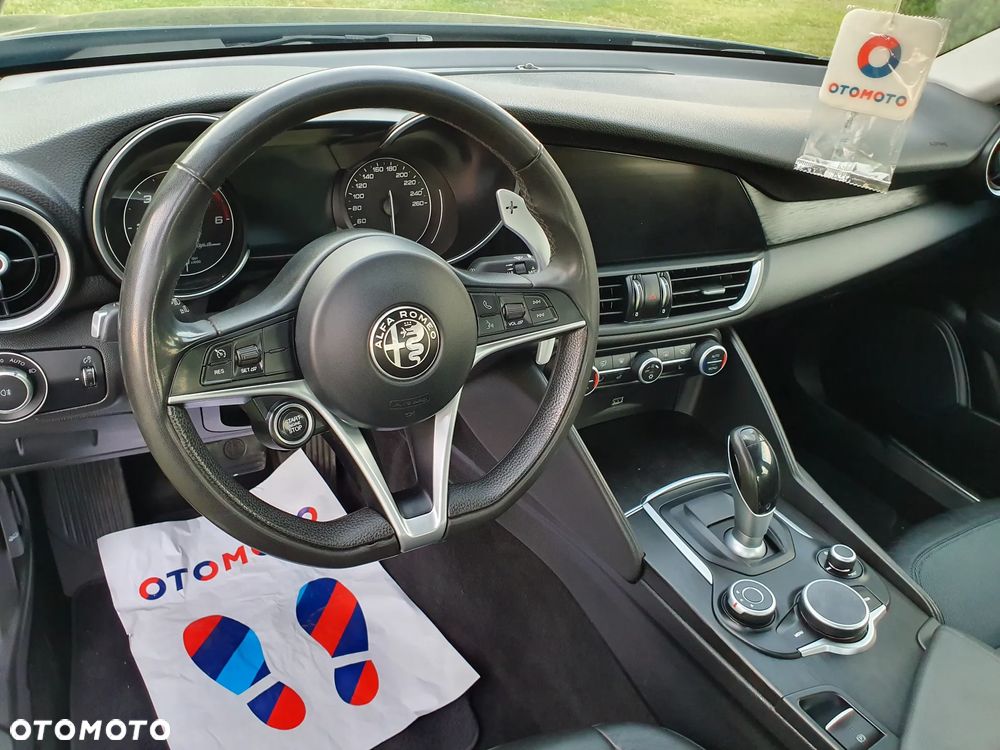 Alfa Romeo Giulia 2.2 Diesel AT8 Executive - 15