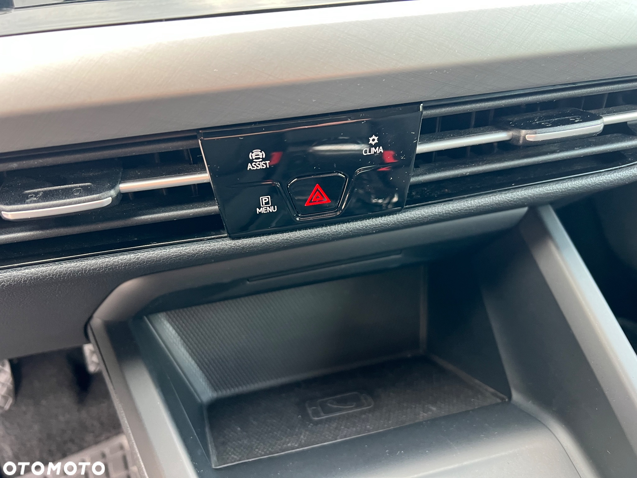 Volkswagen Golf VIII 1.5 TSI EVO Life - 24