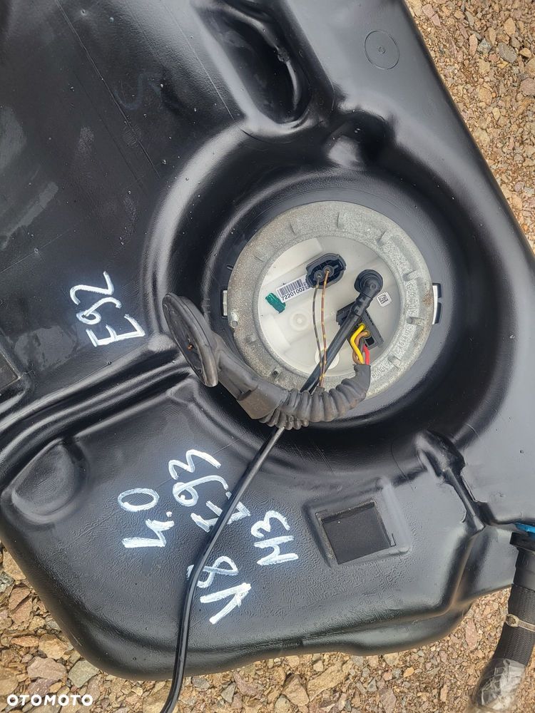 Zbiornik Paliwa z Pompkami bmw m3 e92 e93 e90 v8 4.0 420km - 5