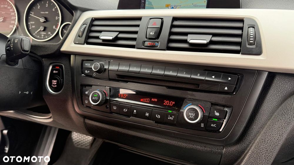 BMW Seria 3 325d Sport - 25