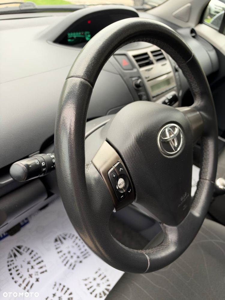 Toyota Yaris - 22