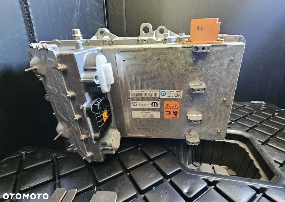 Inwerter Falownik Ładowarka Bateria FIAT 500E 2 19- P46353528 - 3