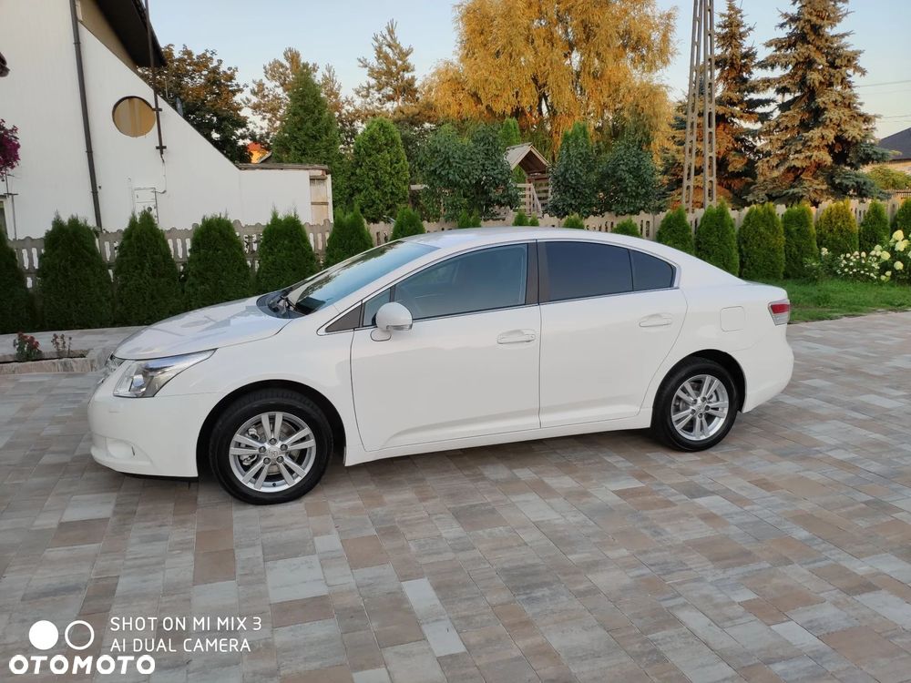 Toyota Avensis 2.0 Prestige EU5 MS - 19