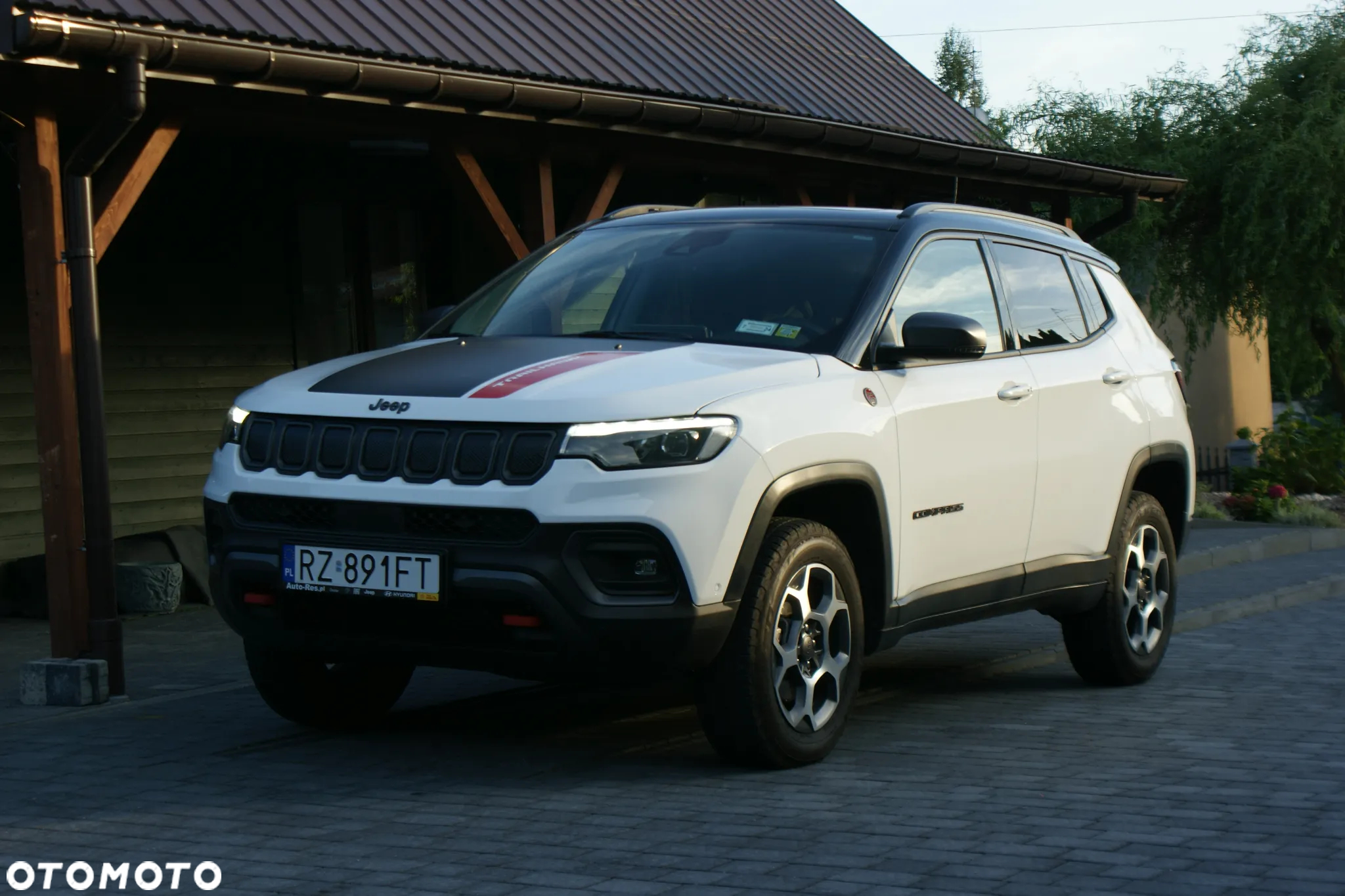 Jeep Compass - 25