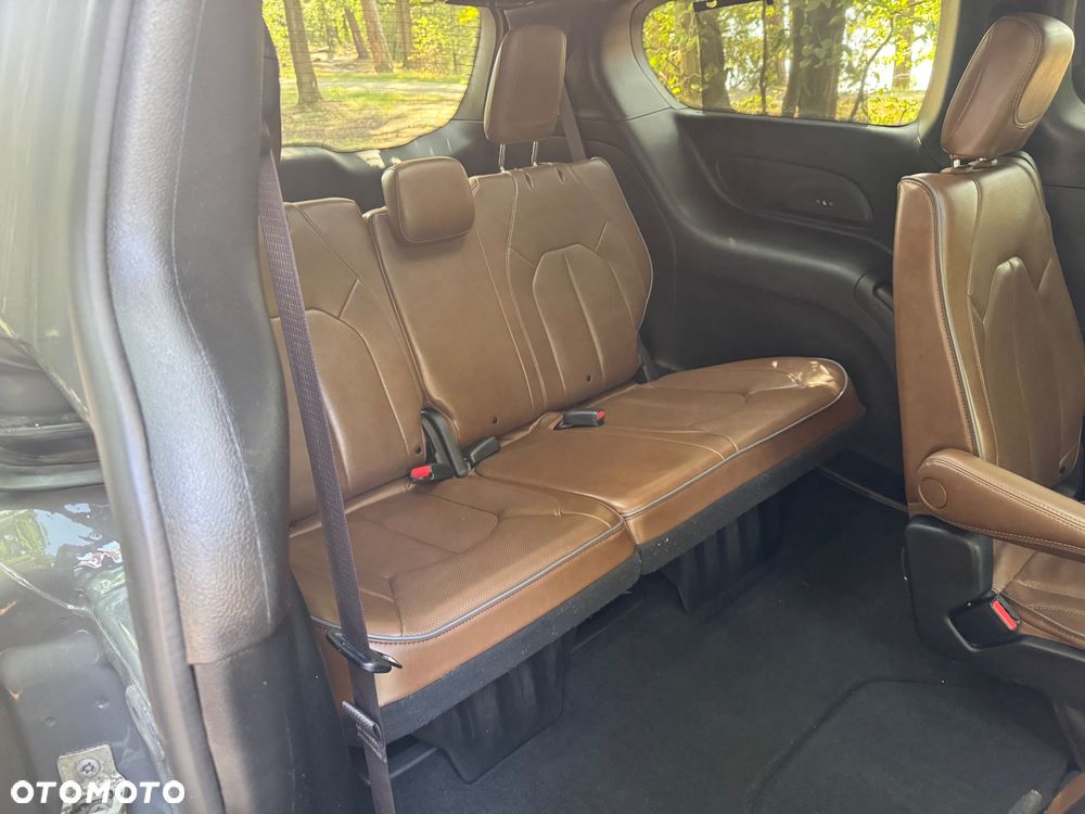 Chrysler Pacifica - 29
