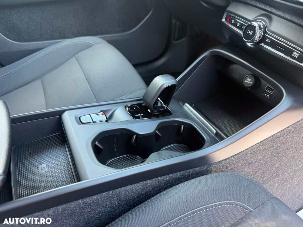 Volvo XC 40 - 23