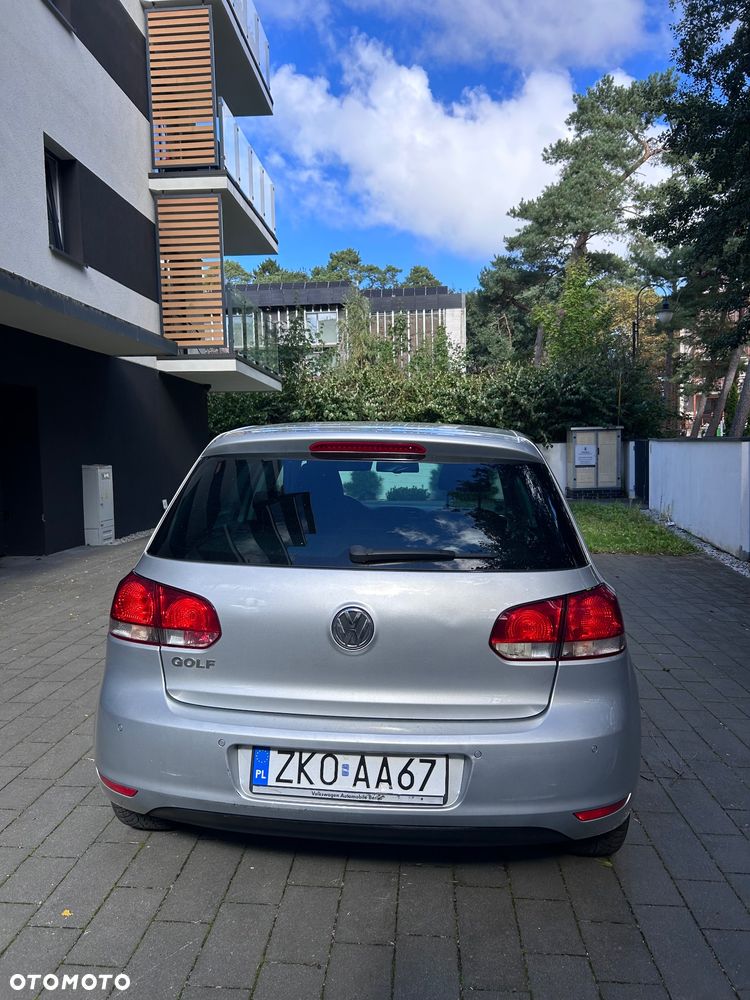 Volkswagen Golf - 6