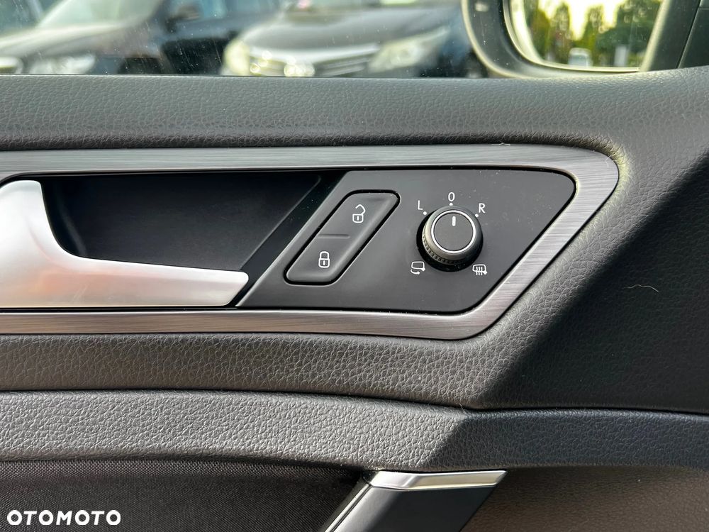 Volkswagen Golf - 20