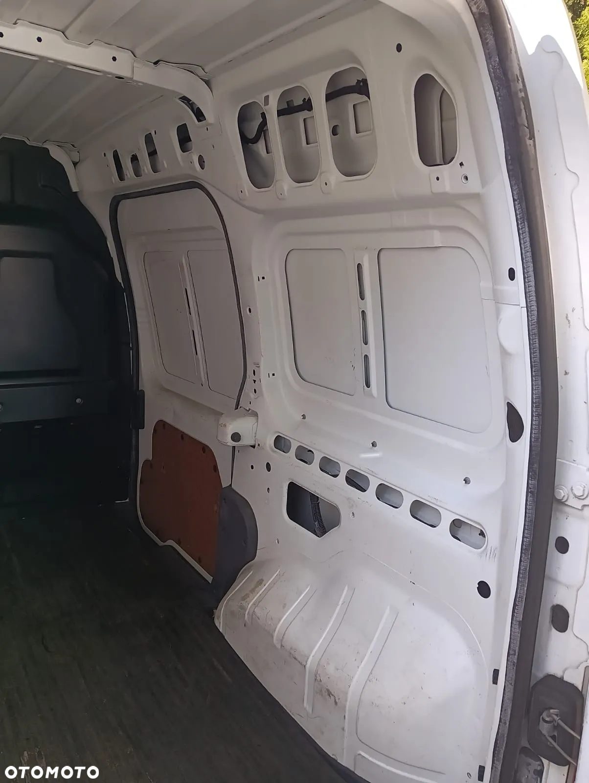 Ford Transit Connect 230 LWB Van - 11