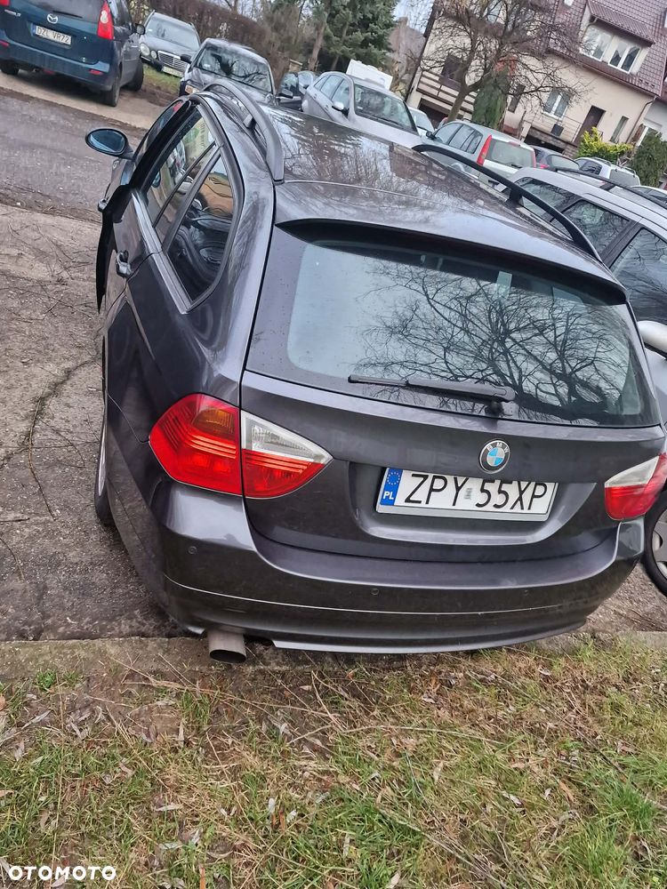 BMW Seria 3 318i - 3