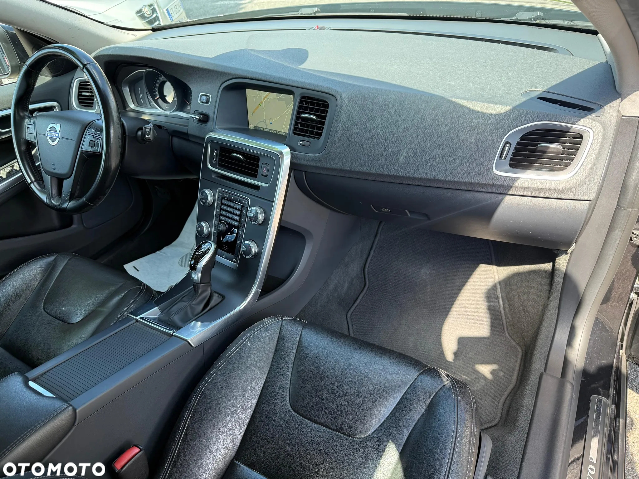 Volvo V60 D2 Summum - 9
