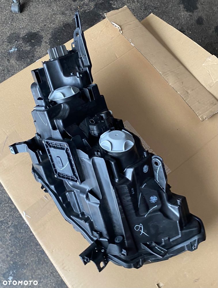 RENAULT KANGOO 3 III lift , IV 4 EXPRESS Idealna ! LAMPA PRZEDNIA LEWA REFLEKTOR LEWY  LED ledowy 260608411R - 10