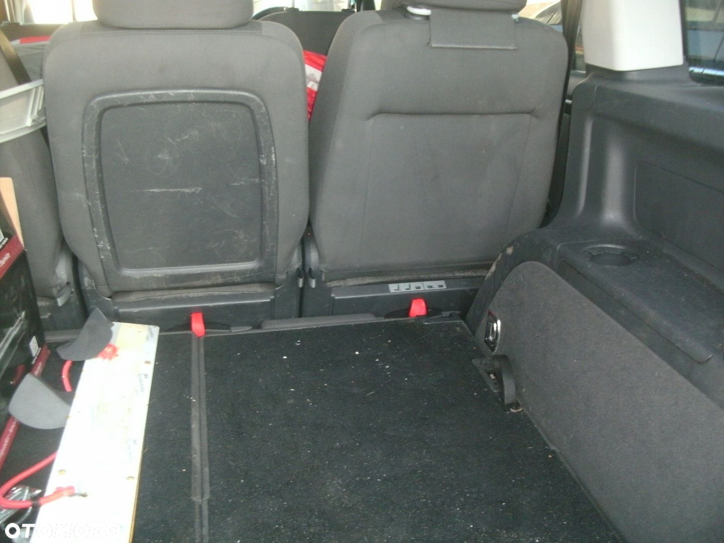 VW TOURAN LIFT 10-15ROK 7-OSOB FOTELE BOCZKI KOMPLET SRODEK - 9