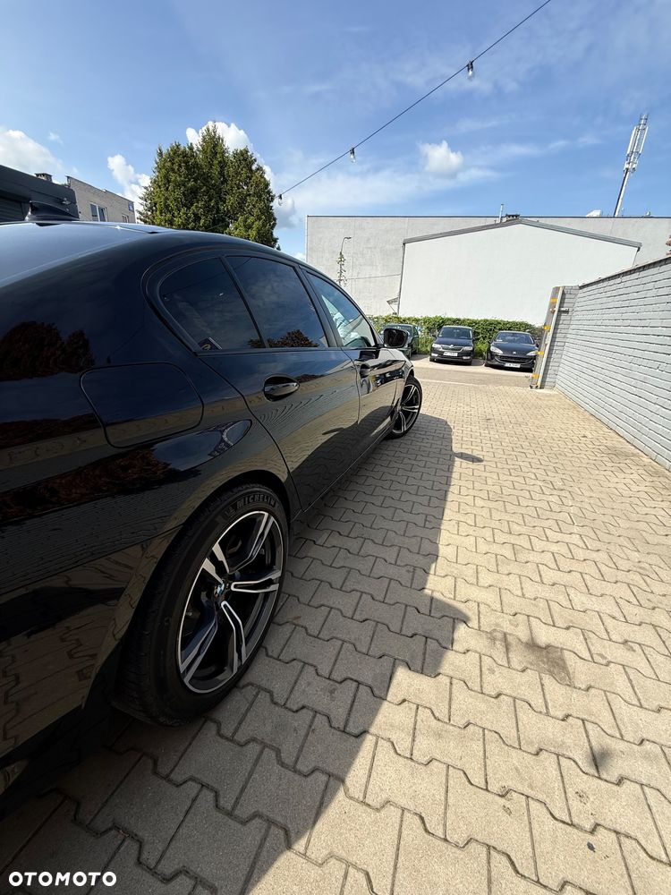 BMW Seria 5 518d mHEV - 38