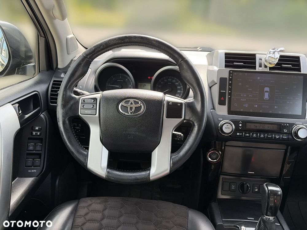 Toyota Land Cruiser - 17