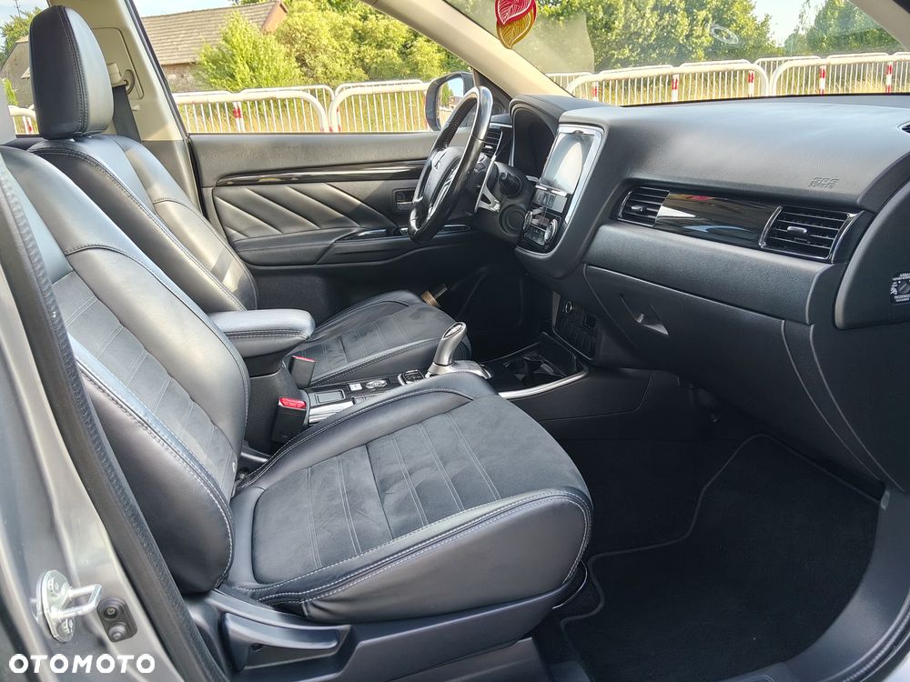 Mitsubishi Outlander 2.0 4WD - 16