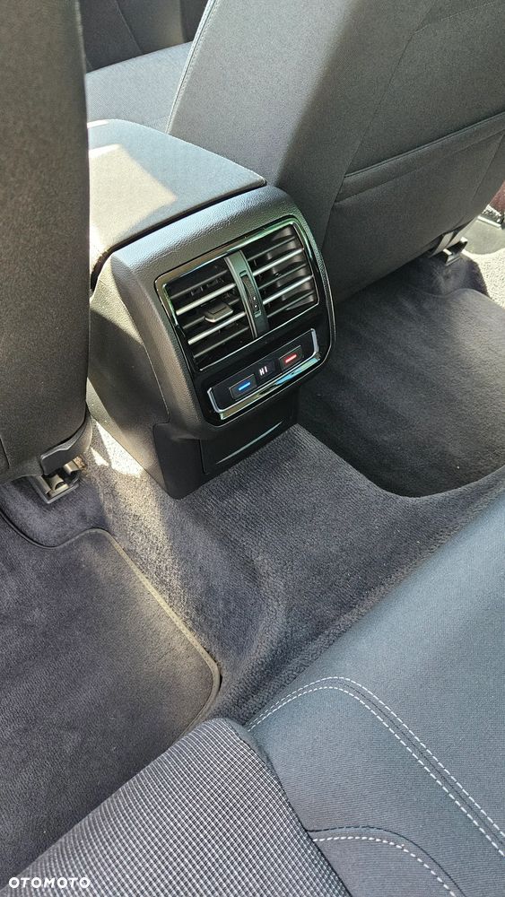 Volkswagen Passat - 16