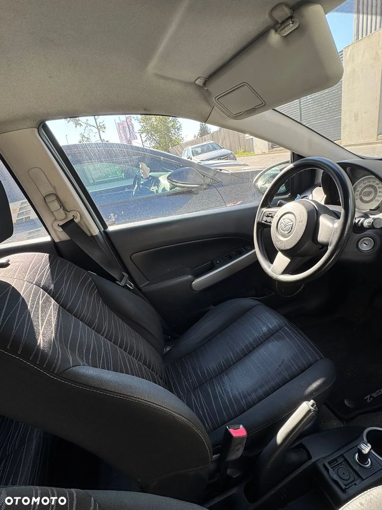 Mazda 2 - 12