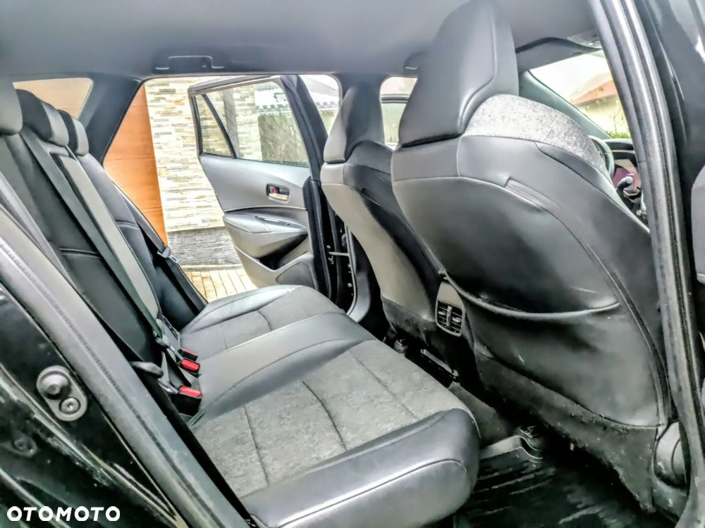 Toyota Corolla 2.0 Hybrid Style - 16