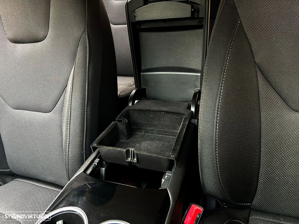 Ford S-Max 2.0 TDCi Titanium - 39
