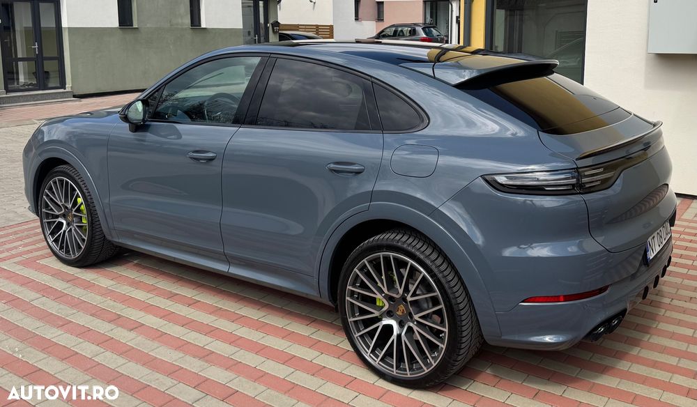 Porsche Cayenne Coupe E-Hybrid - 15